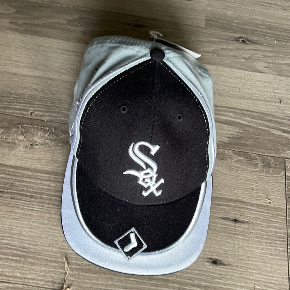 NWT Twins Enterprise Chicago White Sox cap